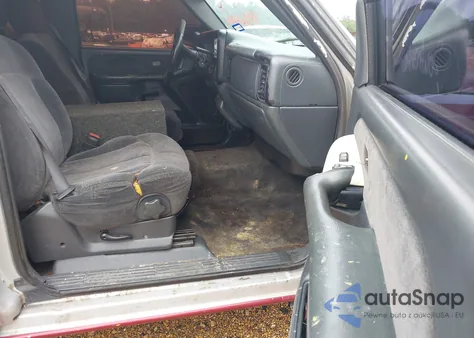 2000 Chevrolet Silverado 1500 Ls z USA, uszkodzony, nr VIN 1GCEC19T0YZ156854